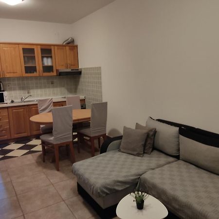 לוביסטה Apartments Ivana מראה חיצוני תמונה