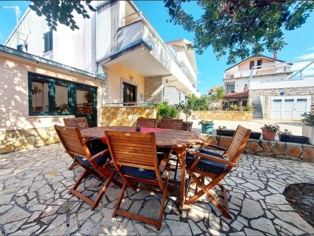 לוביסטה Apartments Ivana מראה חיצוני תמונה