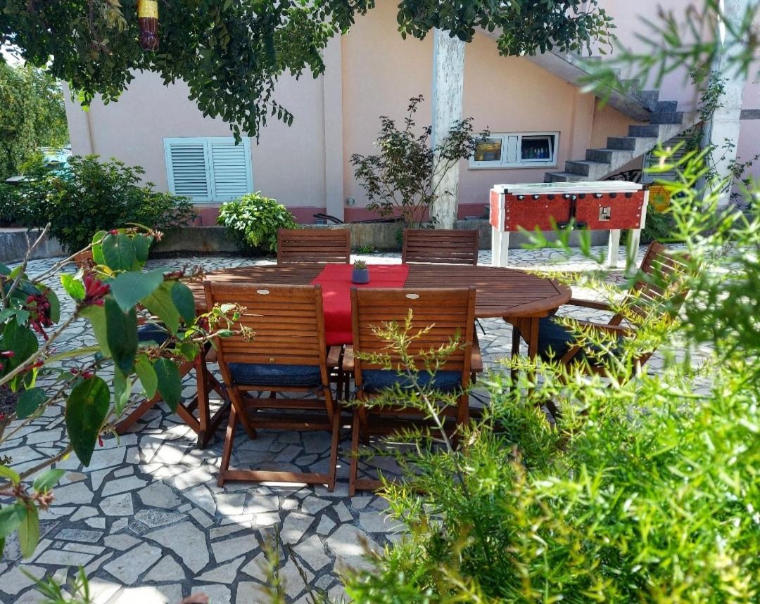לוביסטה Apartments Ivana מראה חיצוני תמונה