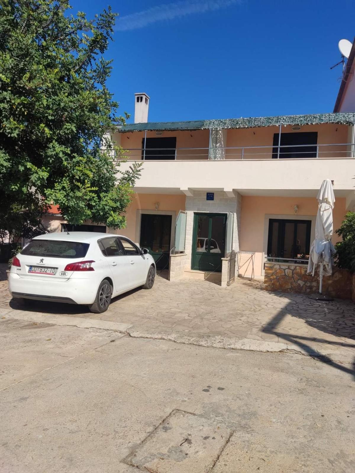 לוביסטה Apartments Ivana מראה חיצוני תמונה