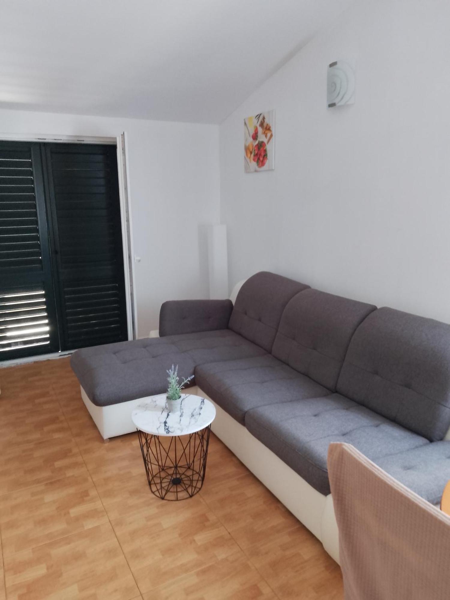 לוביסטה Apartments Ivana מראה חיצוני תמונה